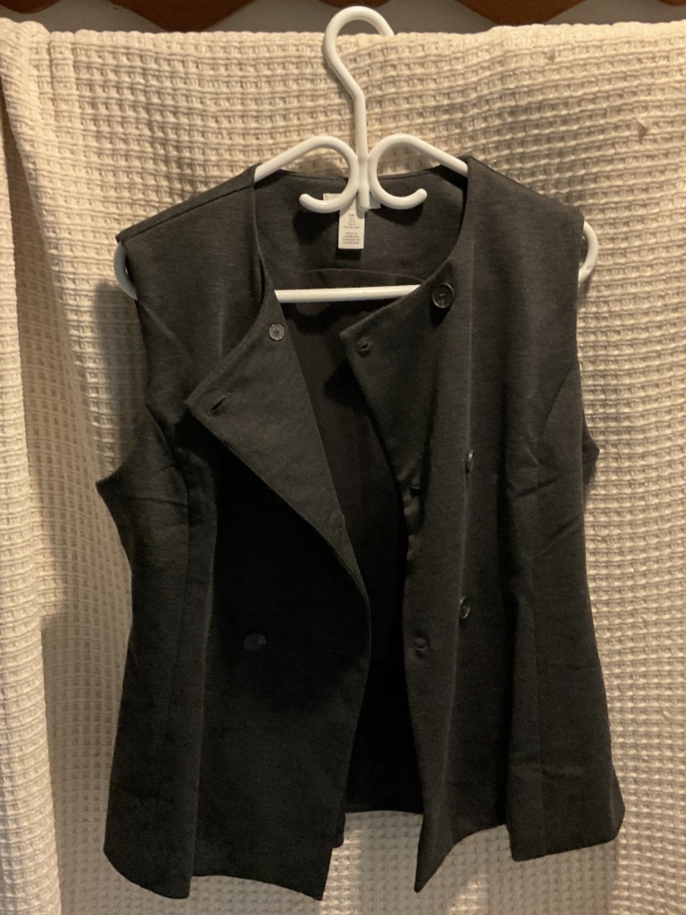 Women’s sleeveless vest.